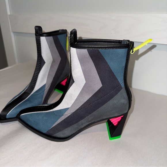 Colorblock Mid-Heel Ankle Boots in Teal, Gray and Black - Picture 3 of 11